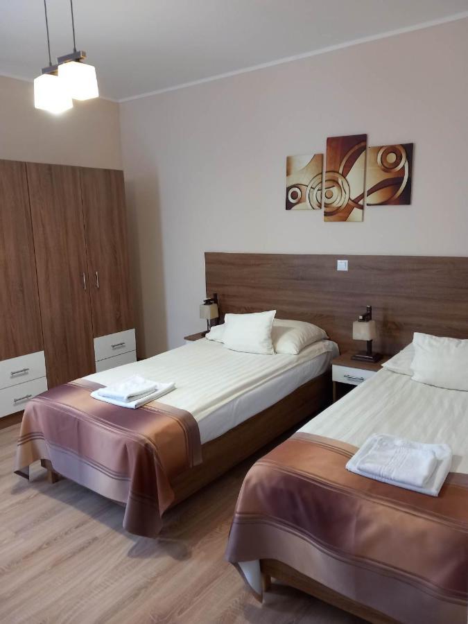 Kata Panzio Otel Oroszlány Dış mekan fotoğraf